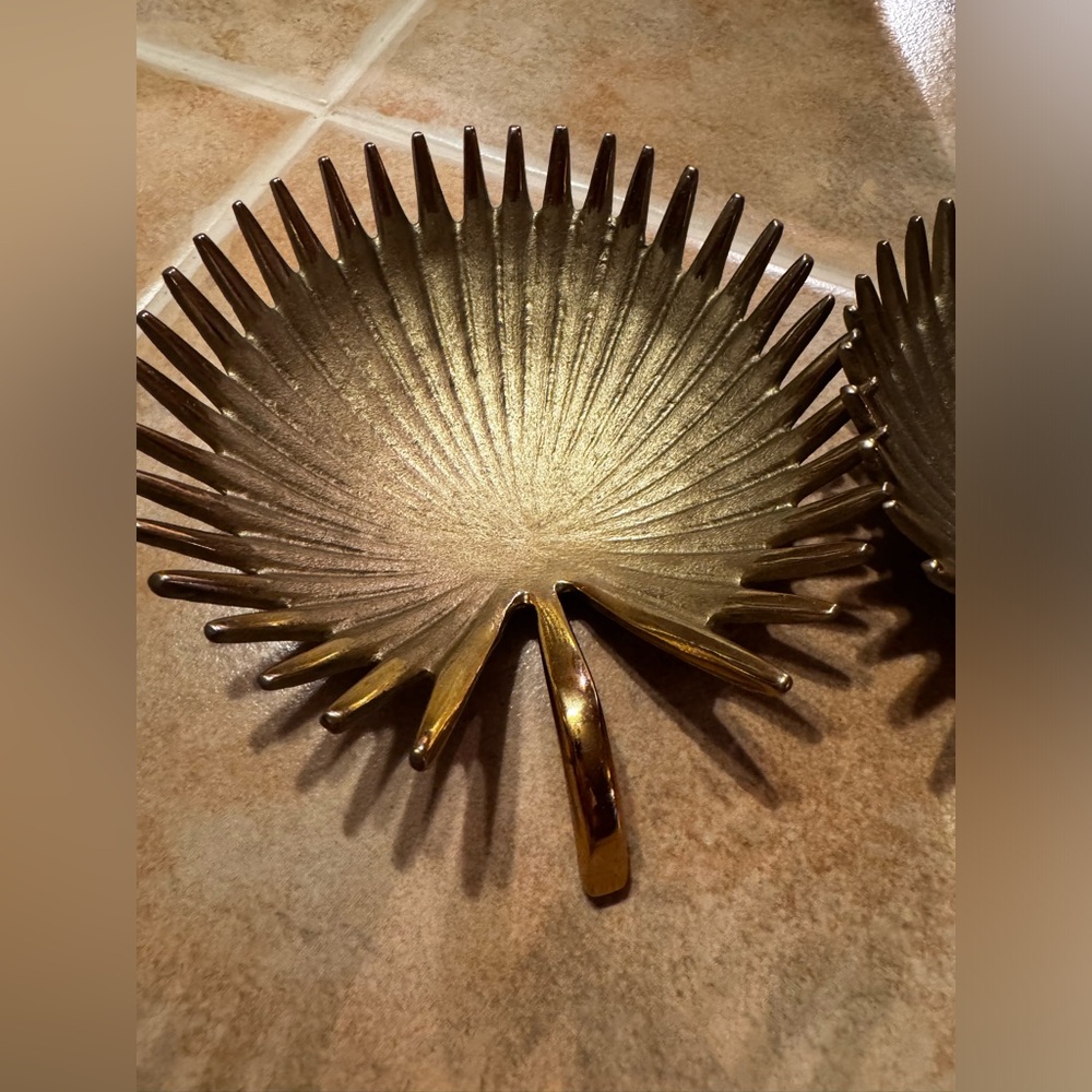 Lillie Deco Leaf Tray✨ - Picture 2 of 8